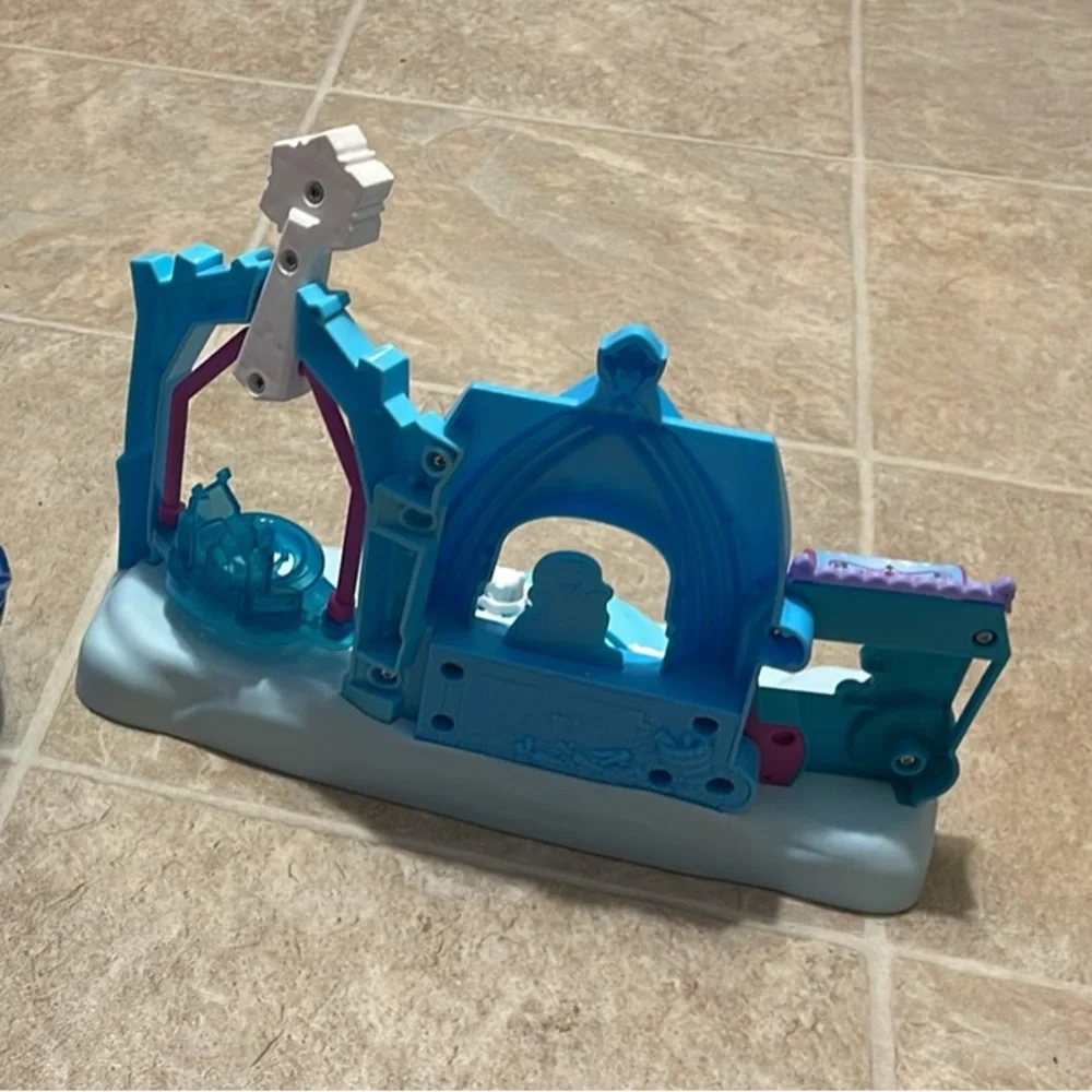 Little People Frozen and Princess castle - Picture 5 of 5
